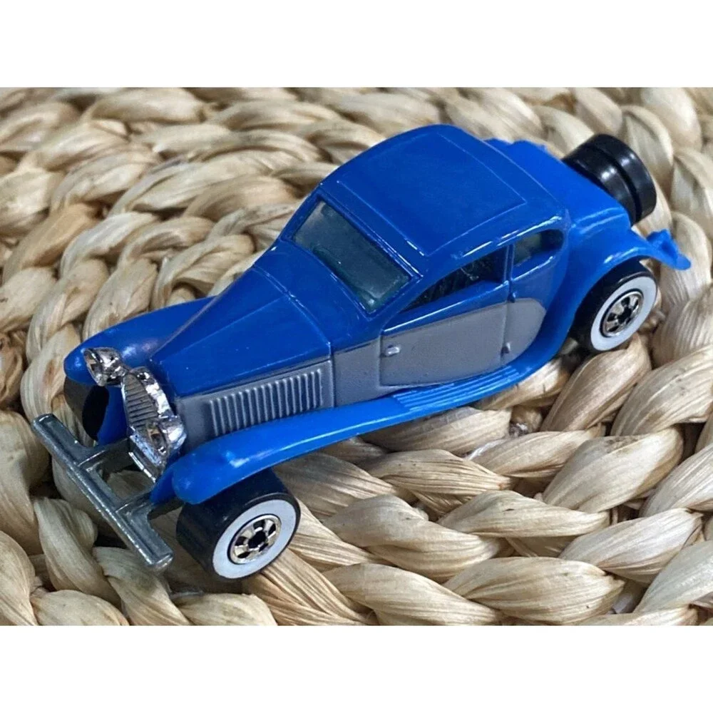 Hot Wheels '37 Bugatti 1980 Blue/Gray Whitewall Tires Made In Malaysia